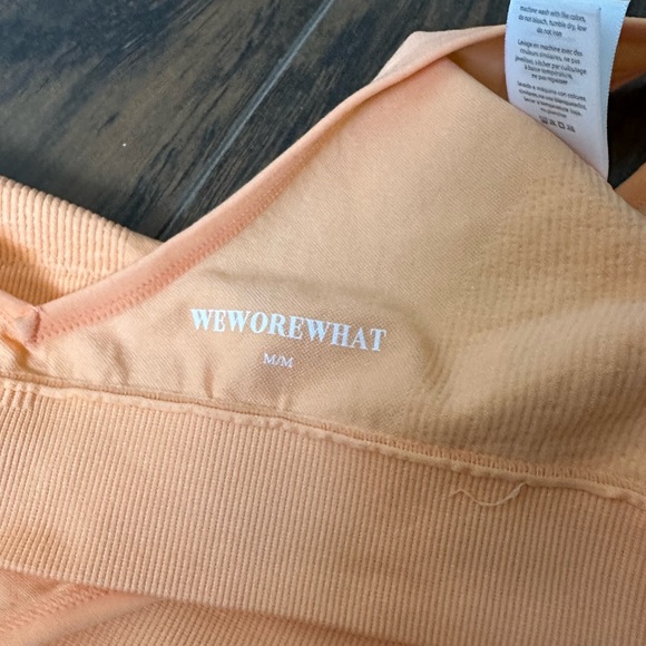 We Wore What - Seamless Biker (small) and V-Neck (medium) in Peach Cobbler - Picture 8 of 10